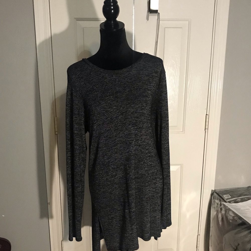 Maurices Heathered black asymmetrical hem long sleeve tunic